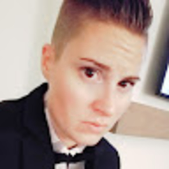 Meet your Posher, Cass - Picture 1 of 1